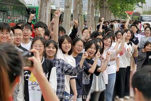 中国香港足总称潘沛轩梅开二度，国足官号称潘沛轩陈肇钧各进一球